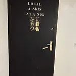 Neves - Location: Joli 4 Personnes Dans Un Quartier Anime Et Jeune Apartment *