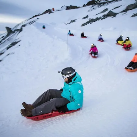 Neves - Location: Joli 4 Personnes Dans Un Quartier Anime Et Jeune شقة