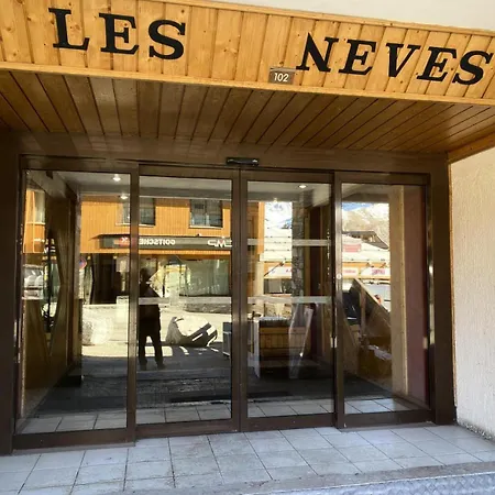Neves - Location: Joli 4 Personnes Dans Un Quartier Anime Et Jeune *