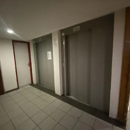 Neves - Location: Joli 4 Personnes Dans Un Quartier Anime Et Jeune