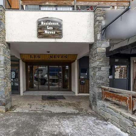 Neves - Location: Joli 4 Personnes Dans Un Quartier Anime Et Jeune *