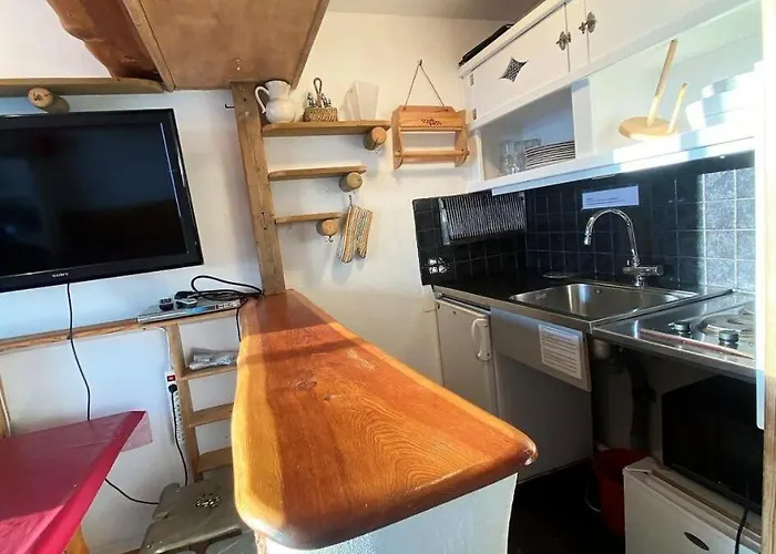 Neves - Location: Joli 4 Personnes Dans Un Quartier Anime Et Jeune *