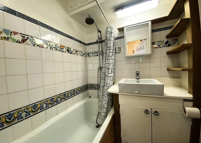 Neves - Location: Joli 4 Personnes Dans Un Quartier Anime Et Jeune * فال تورُن